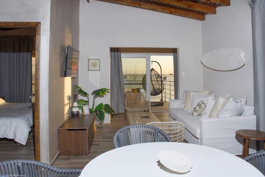 Tradewinds Apartments Simpson Bay Eksteriør bilde