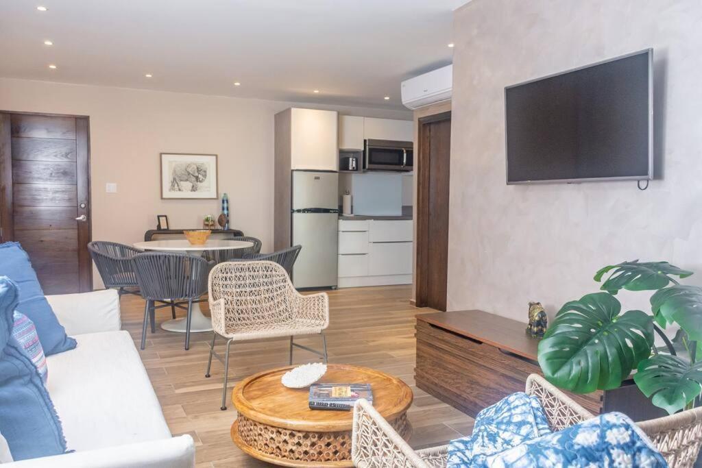 Tradewinds Apartments Simpson Bay Eksteriør bilde